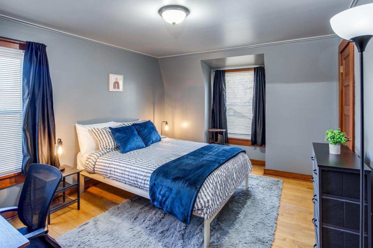 Spacious Home With In-Unit Laundry, Parking, 1Gb Wifi, & Patio Deck Rochester Dış mekan fotoğraf